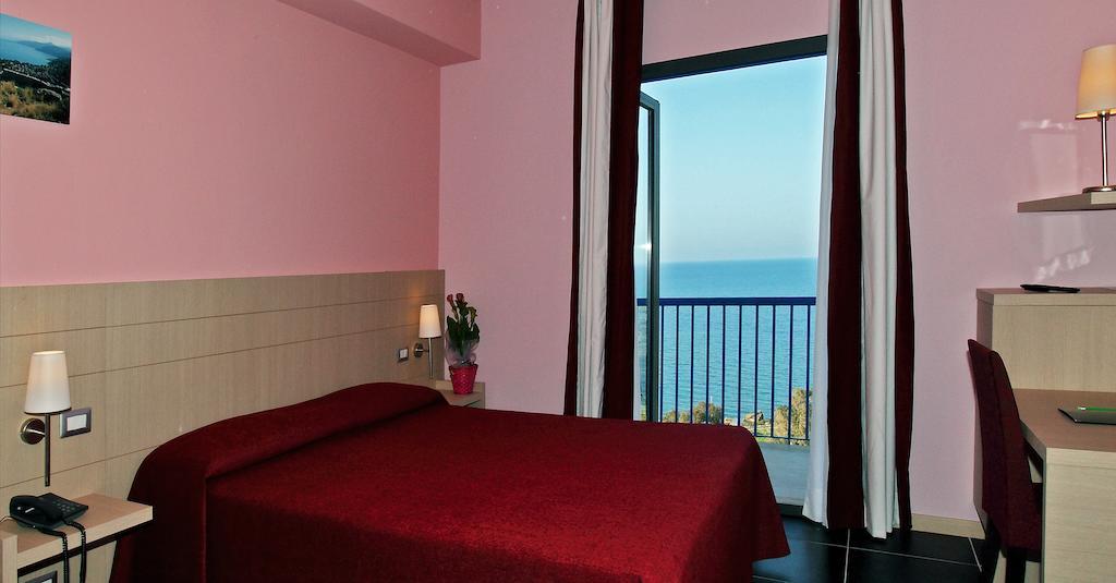 Tus'Hotel Castel di Tusa Room photo
