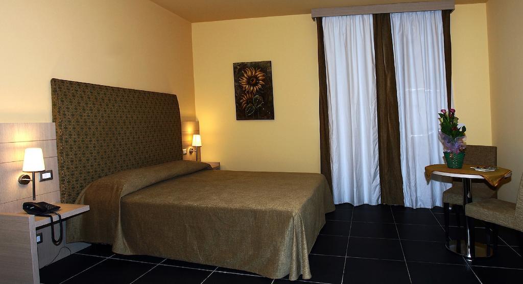 Tus'Hotel Castel di Tusa Room photo
